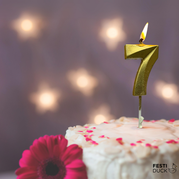 Gold Number 7 Candle - Ideal for Birthdays
