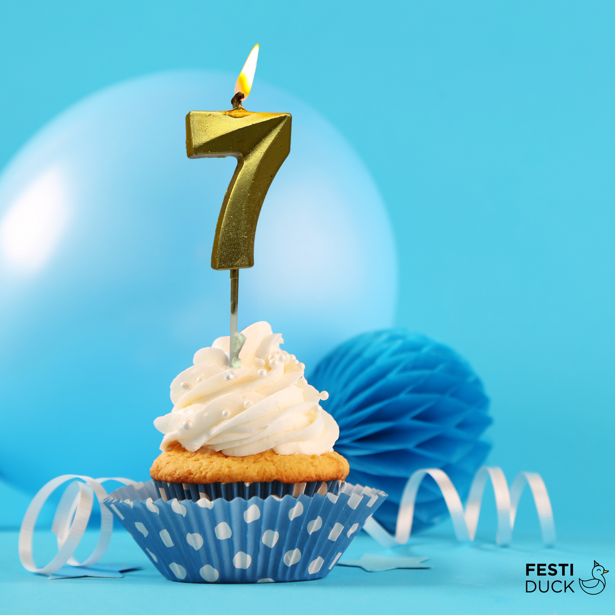 Gold Number 7 Candle - Ideal for Birthdays
